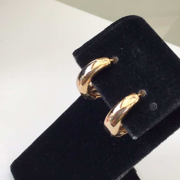Cute Gold Hoop Earrings - Picture 2 of 3